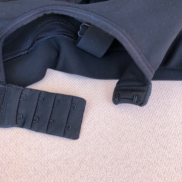 Under Armour Knit Lightly Padded Molded Cups High Impact Black Sport Bra 36DD - Picture 8 of 14